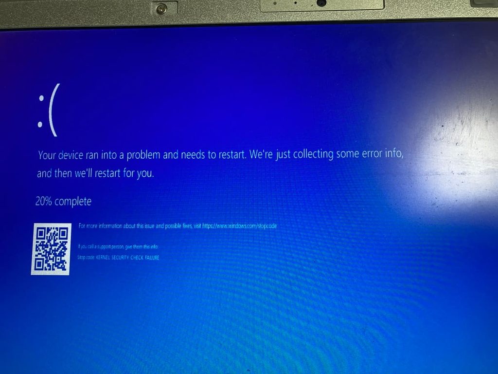 Windows10へのアップグレード中に発生したKERNEL SECURITY CHECK FAILUREのエラー画面