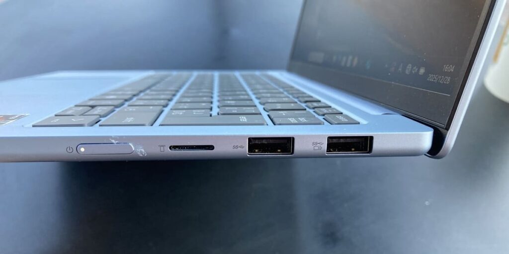 NEC LAVIE Direct N13 Slim 端子 右側面